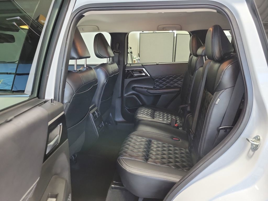 Used 2024 Mitsubishi Outlander SEL image 9