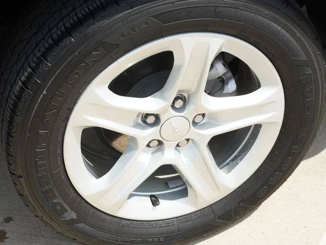 Certified 2023 Jeep Compass Latitude AWD/4WD image 11