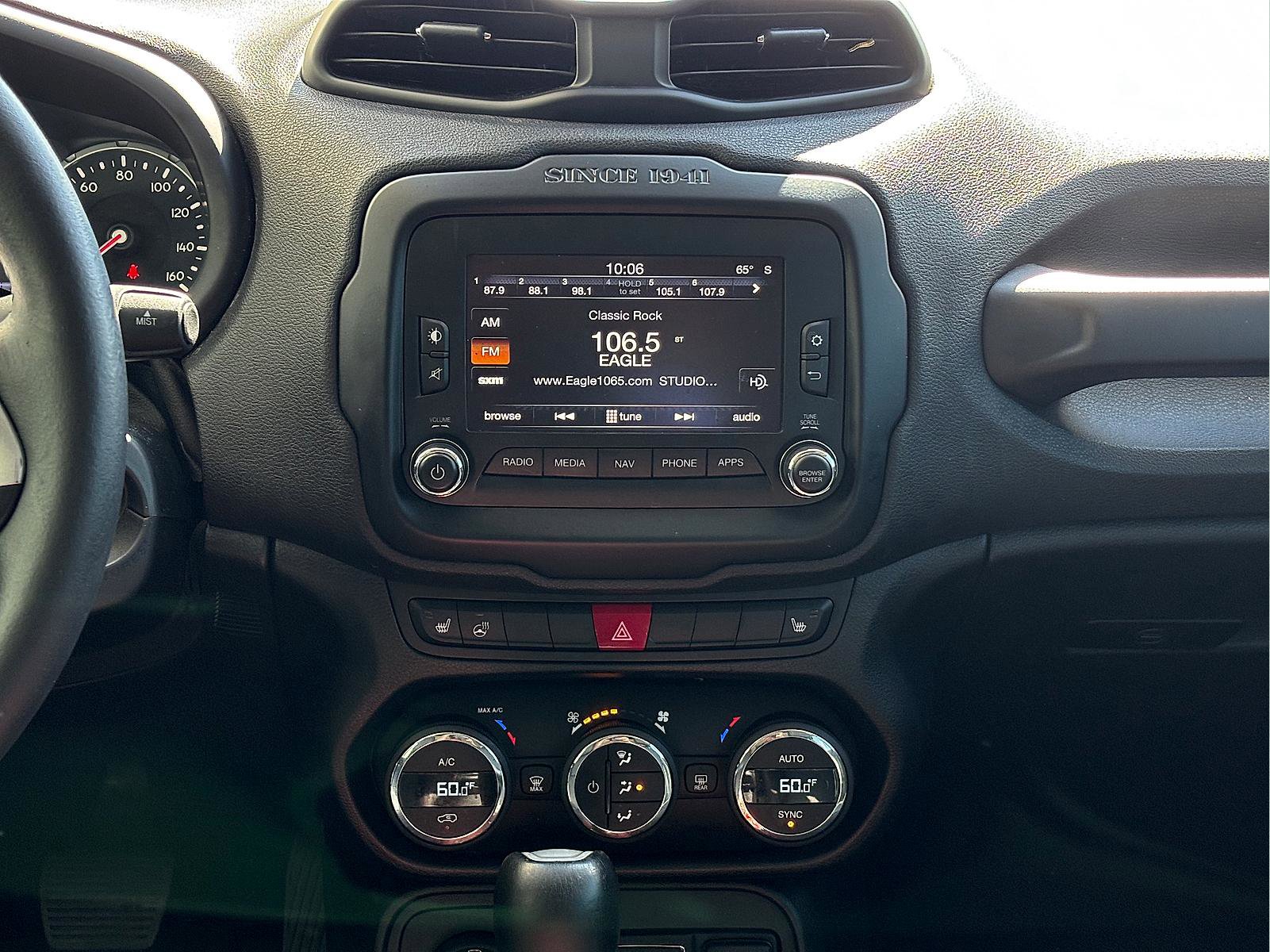 Used 2016 Jeep Renegade Trailhawk AWD/4WD image 19