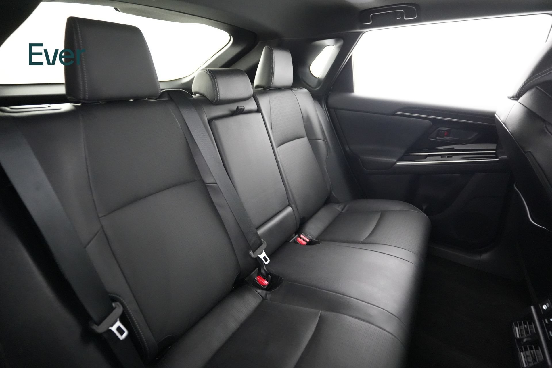 Used 2023 Subaru Solterra AWD image 5