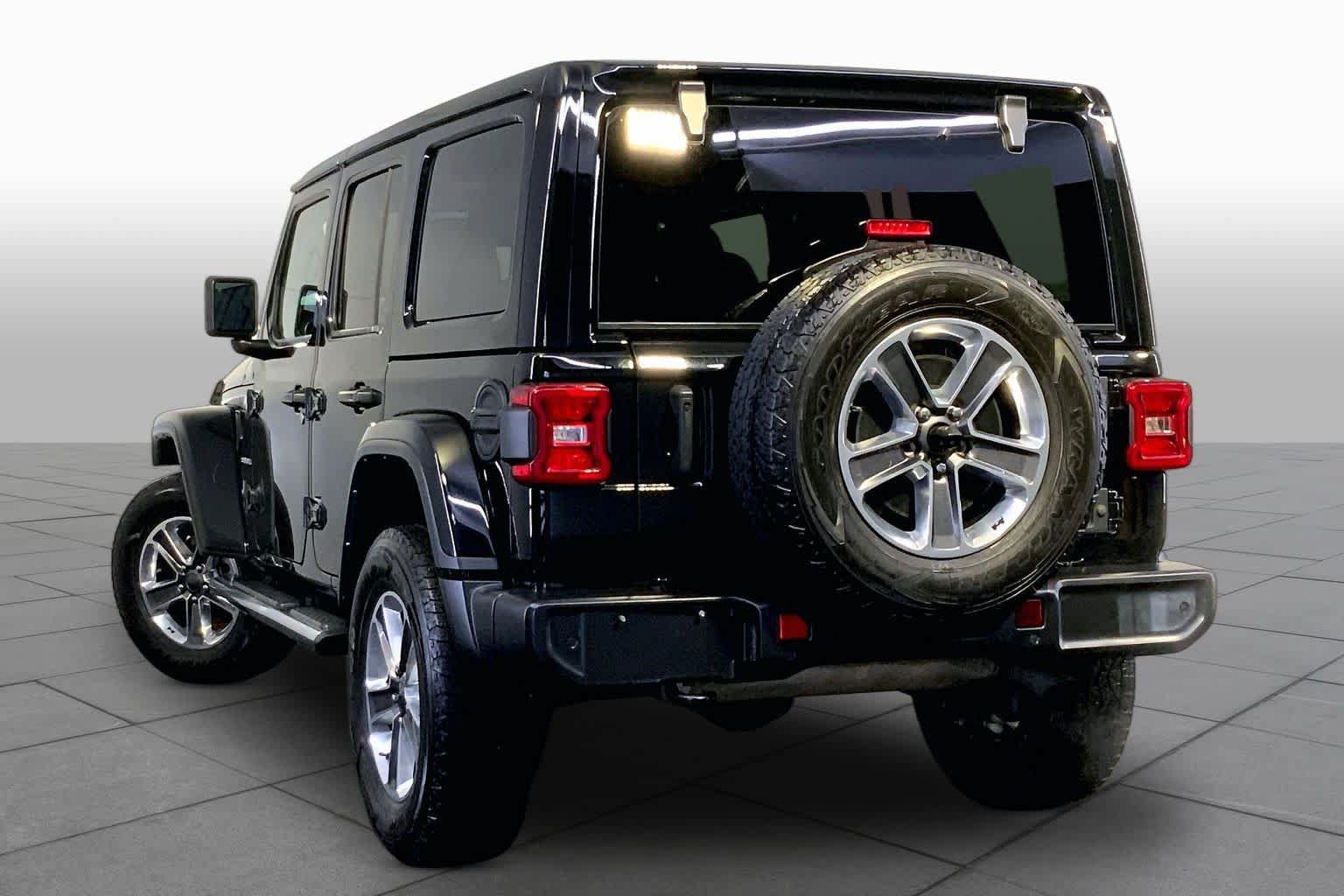 Used 2021 Jeep Wrangler Unlimited Sahara AWD/4WD image 12