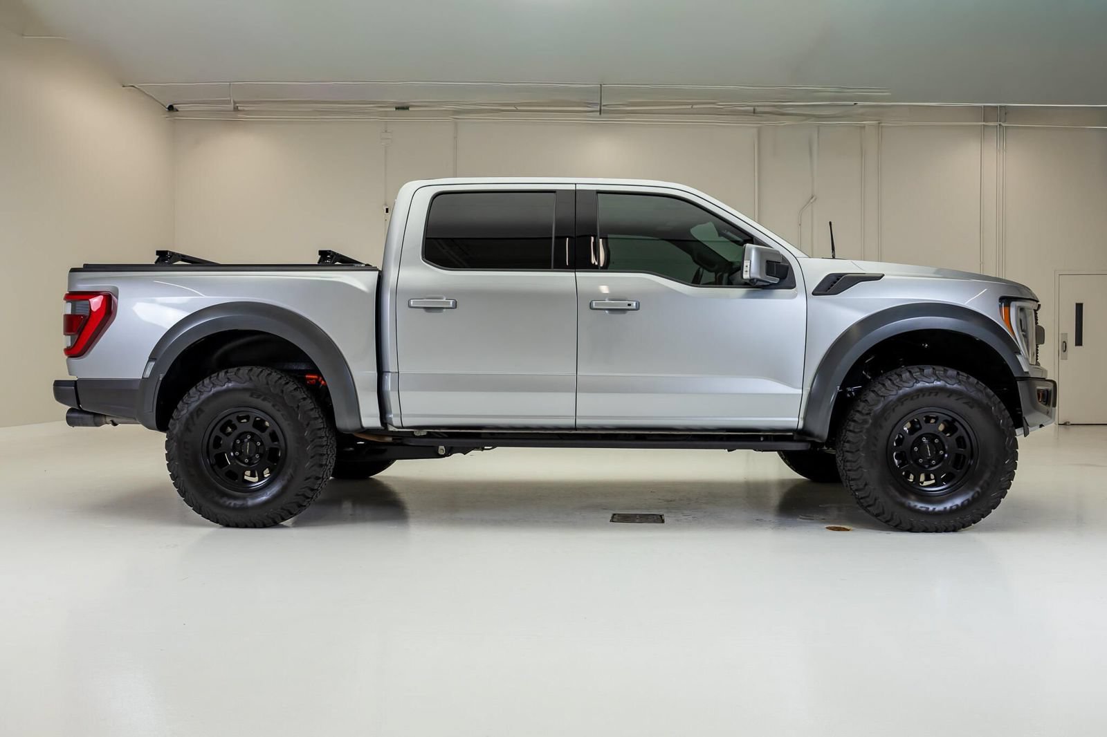 Used 2023 Ford F150 Raptor w/ Raptor Carbon Fiber Package AWD/4WD image 10