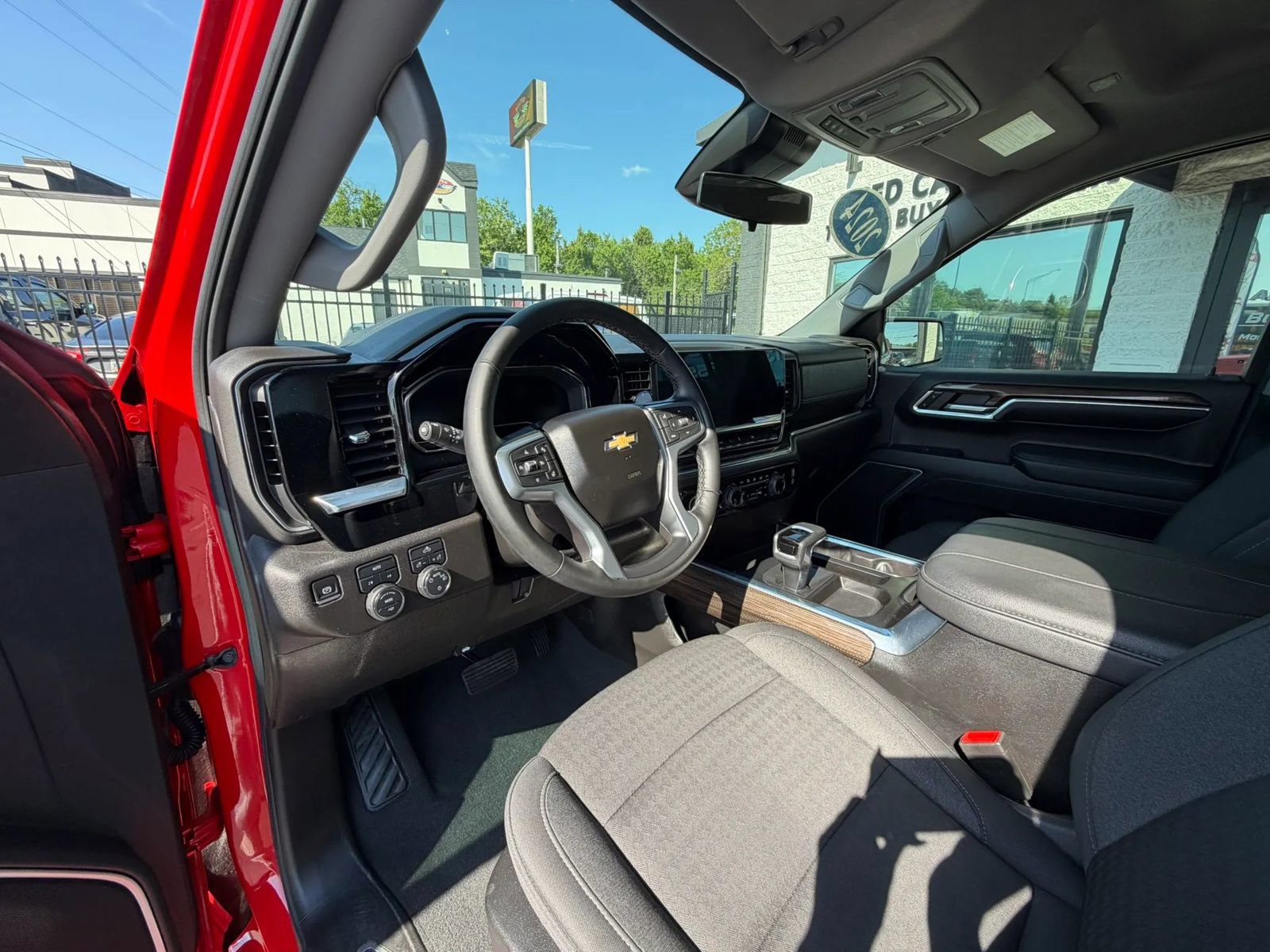 Used 2024 Chevrolet Silverado 1500 LT w/ Protection Package AWD/4WD image 51