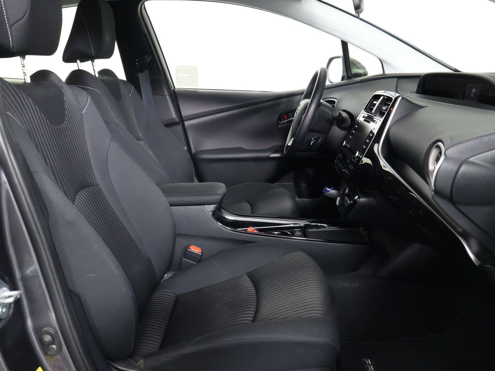 Used 2021 Toyota Prius Prime LE w/ Carpet Mat Package (TMS) FWD image 28