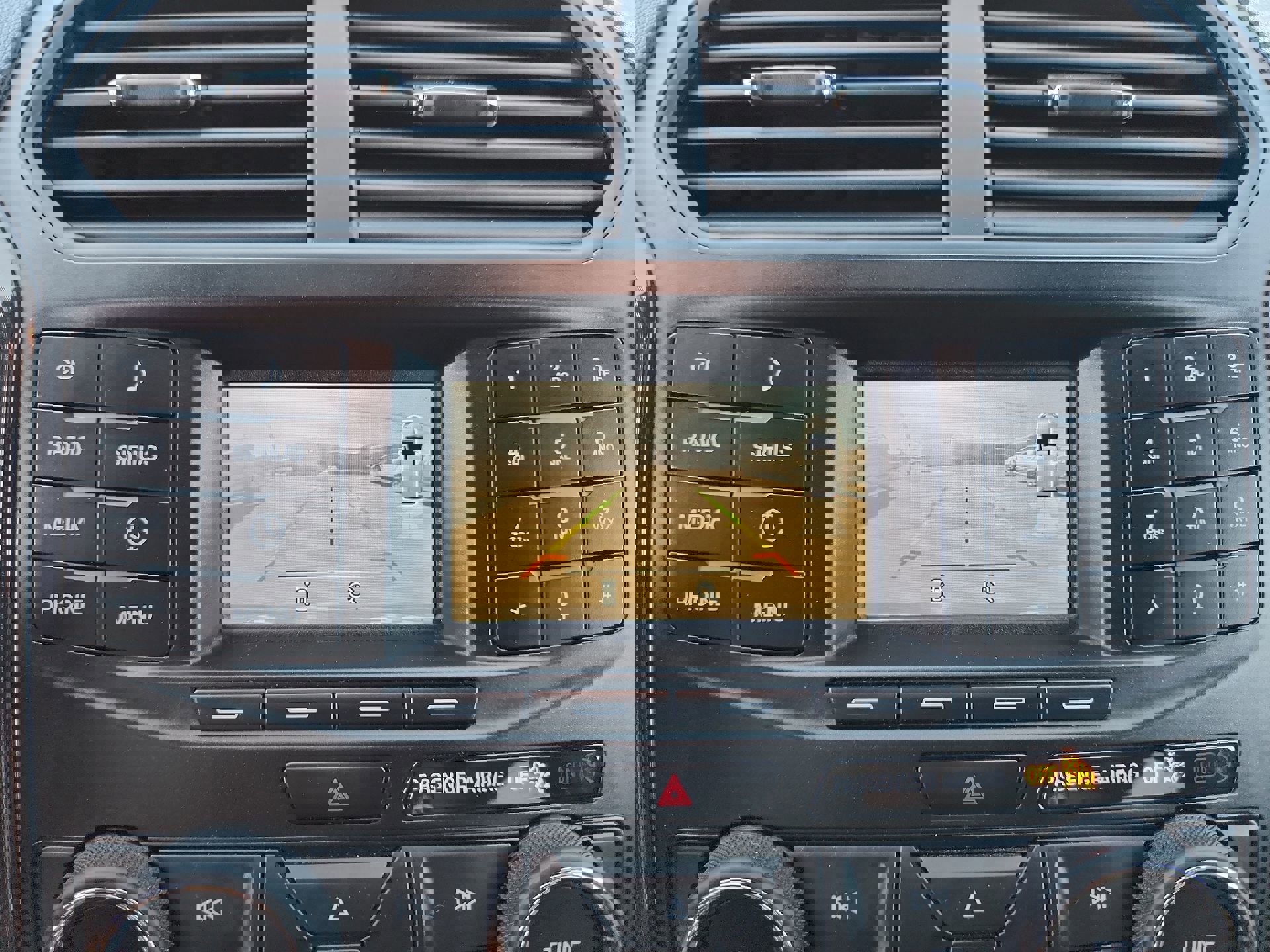 Used 2017 Ford Explorer XLT image 22