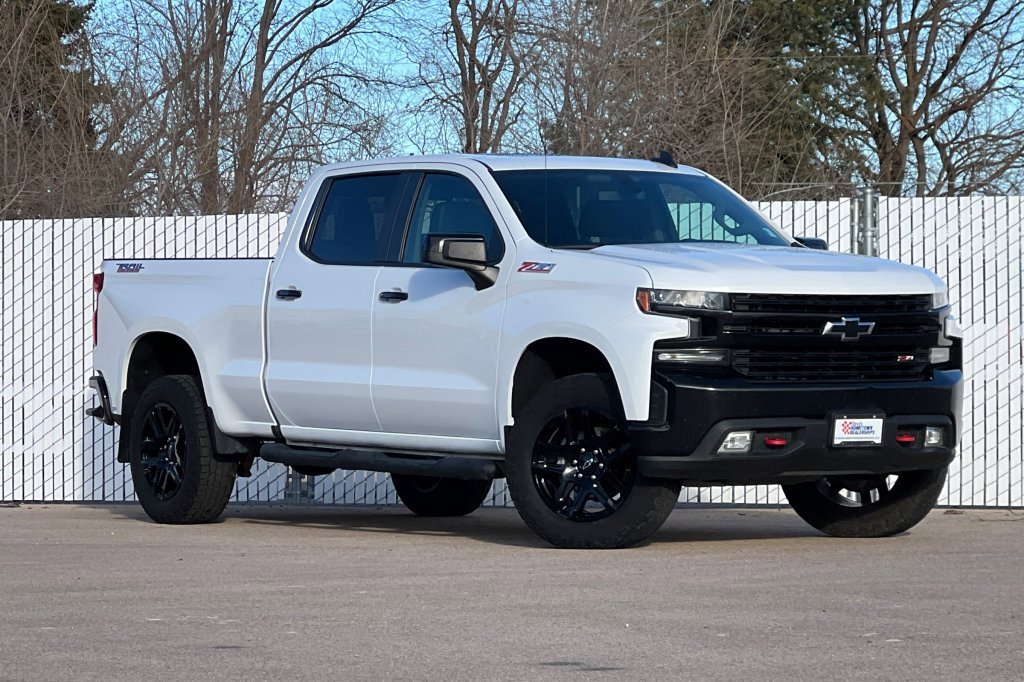 Used 2022 Chevrolet Silverado 1500 LT Trail Boss w/ Convenience Package II image 2
