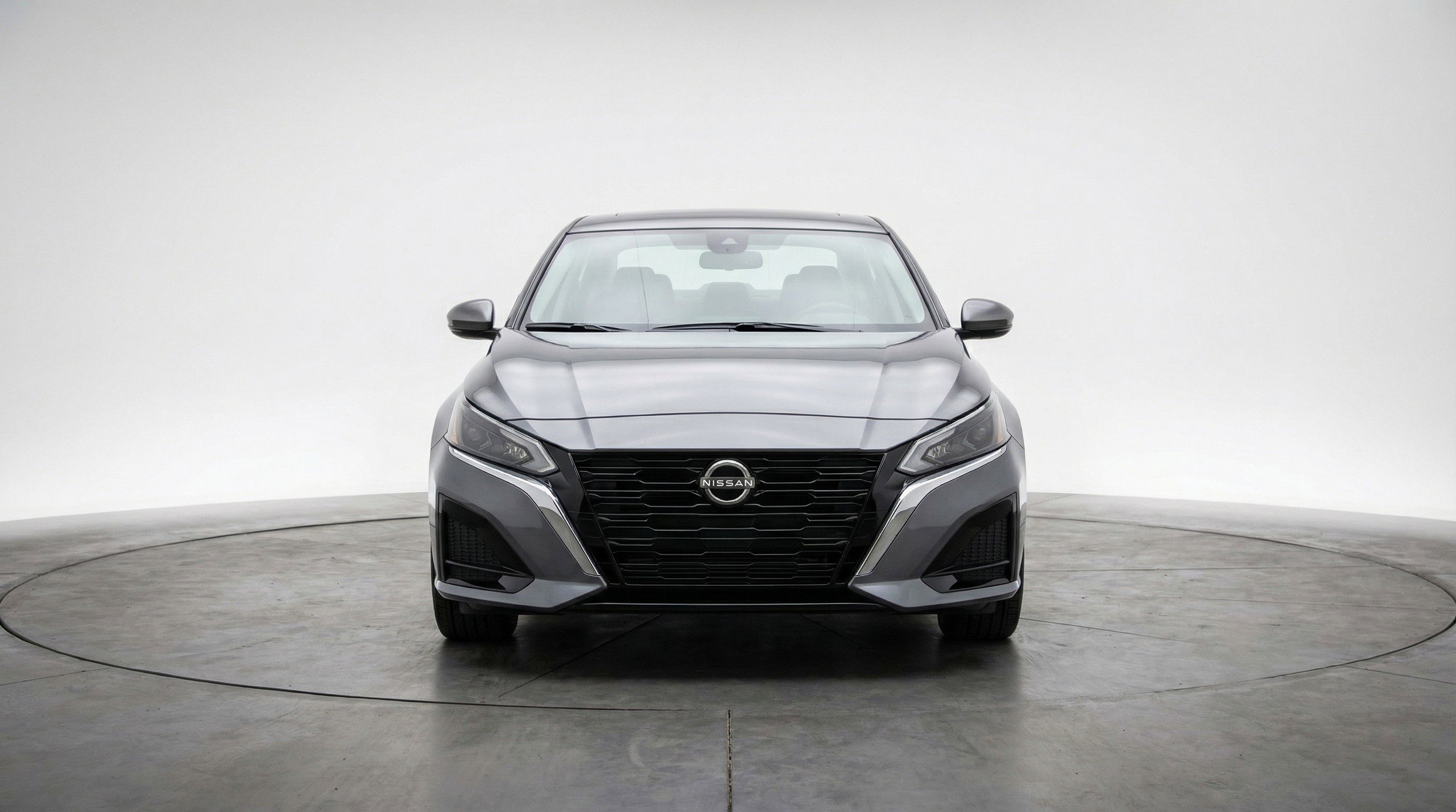 Used 2025 Nissan Altima 2.5 SV FWD image 2