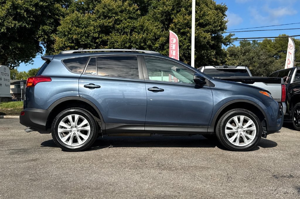 Used 2014 Toyota RAV4 Limited w/ Technology Package FWD image 2