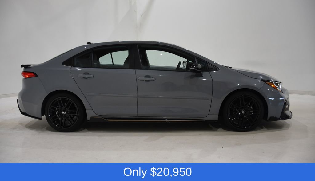 Used 2022 Toyota Corolla SE image 3