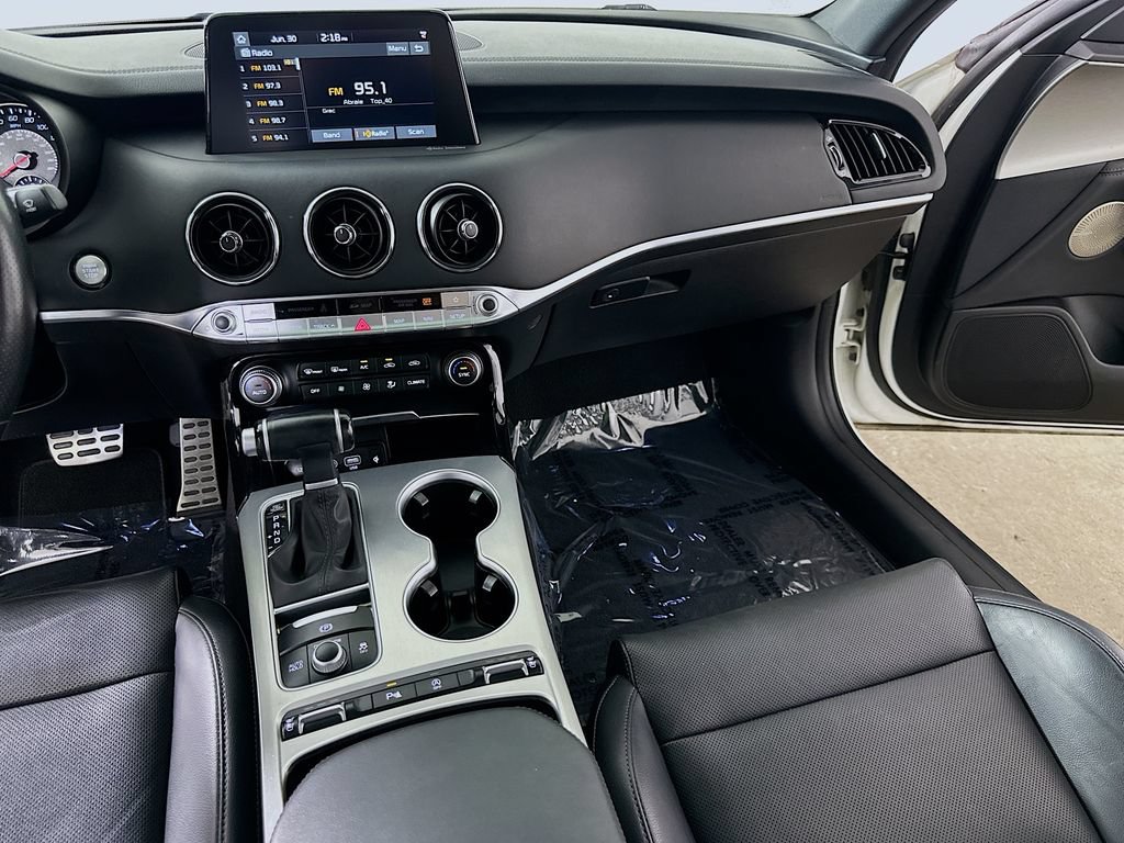 Used 2020 Kia Stinger GT1 RWD image 19