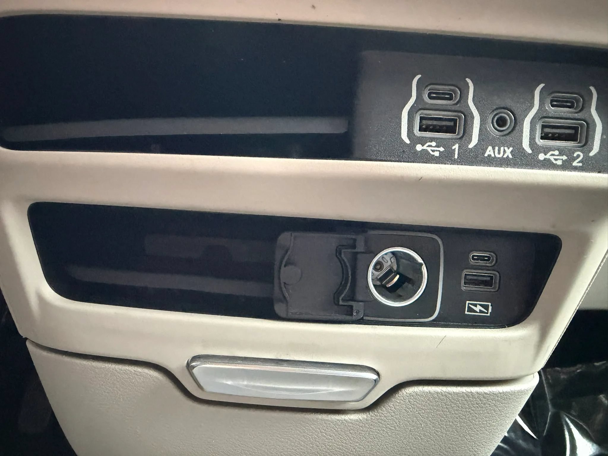 Used 2022 Chrysler Pacifica Touring-L FWD image 19
