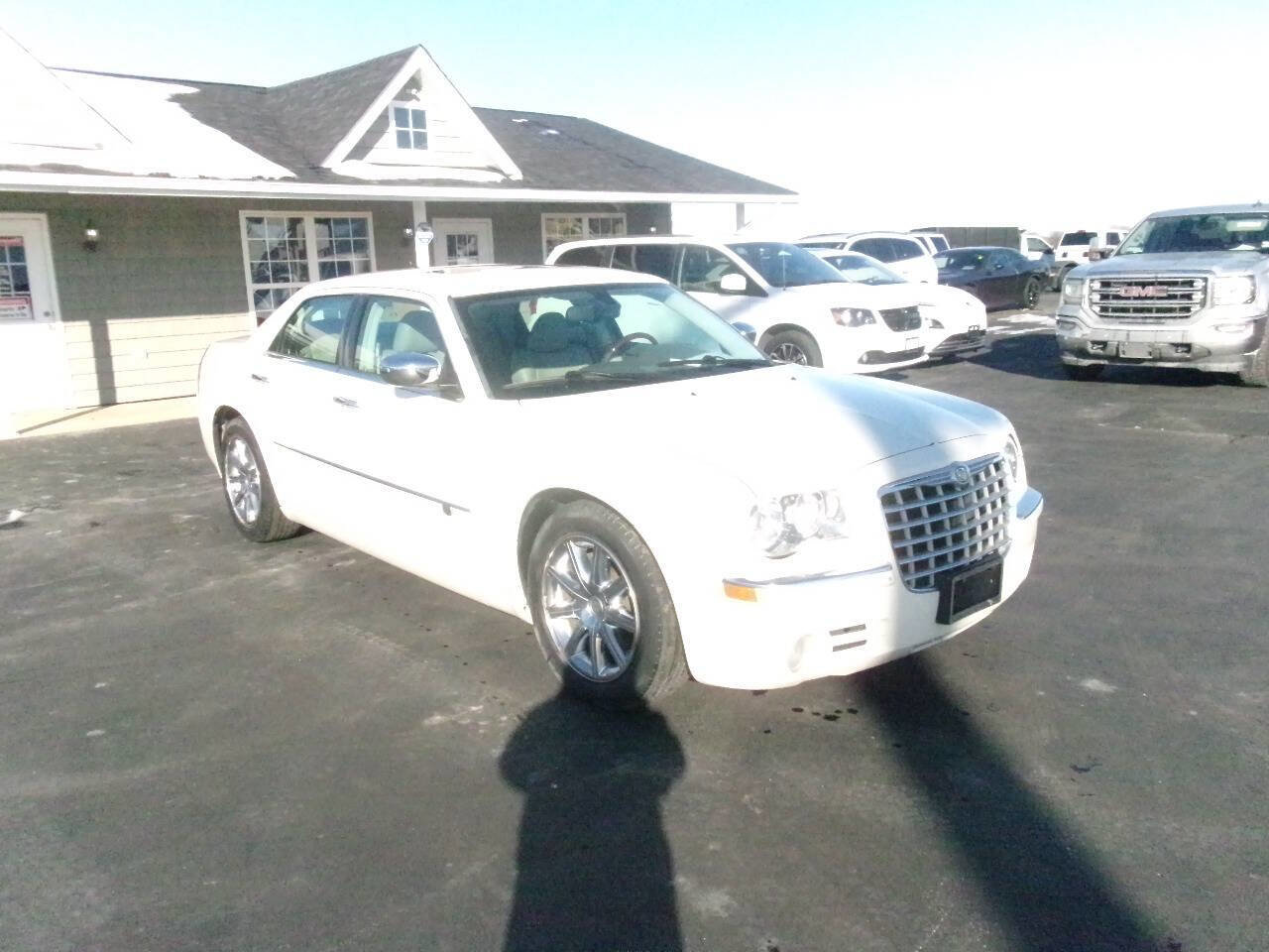 Used 2008 Chrysler 300 C w/ Luxury Group II image 2