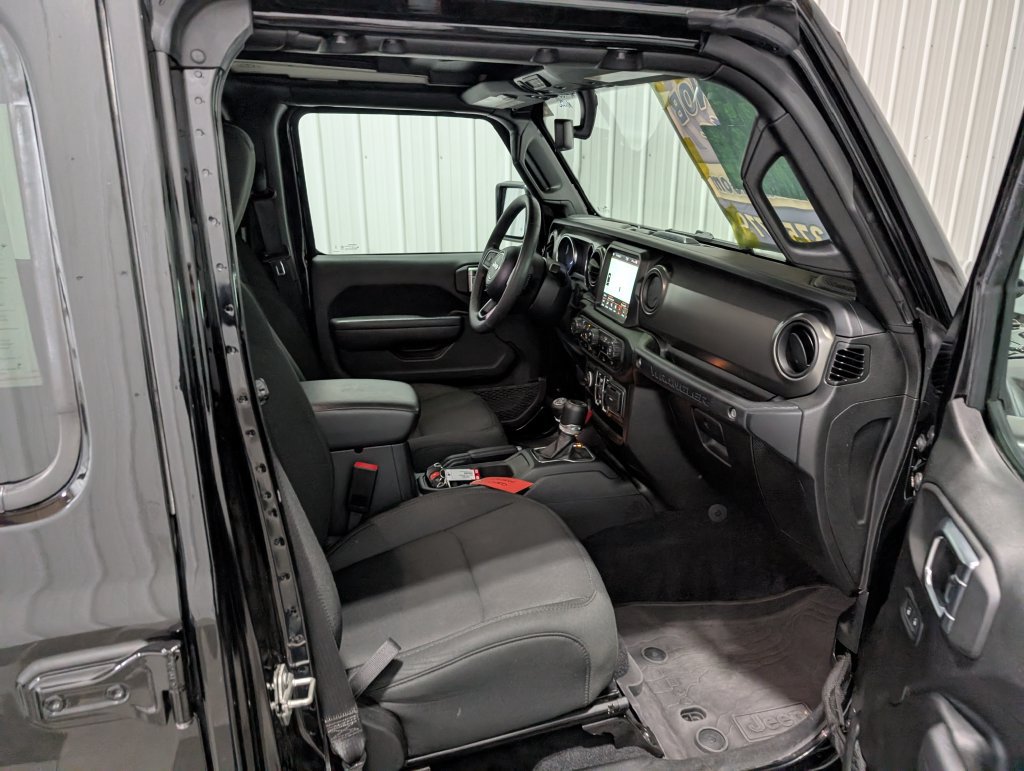 Used 2023 Jeep Wrangler Unlimited w/ Sun & Screen Package AWD/4WD image 28
