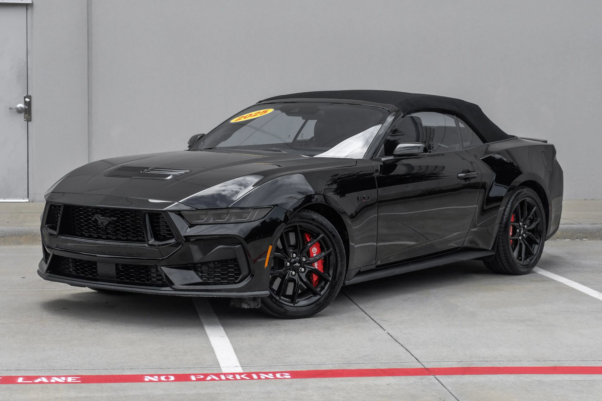 Used 2025 Ford Mustang GT Premium RWD image 13