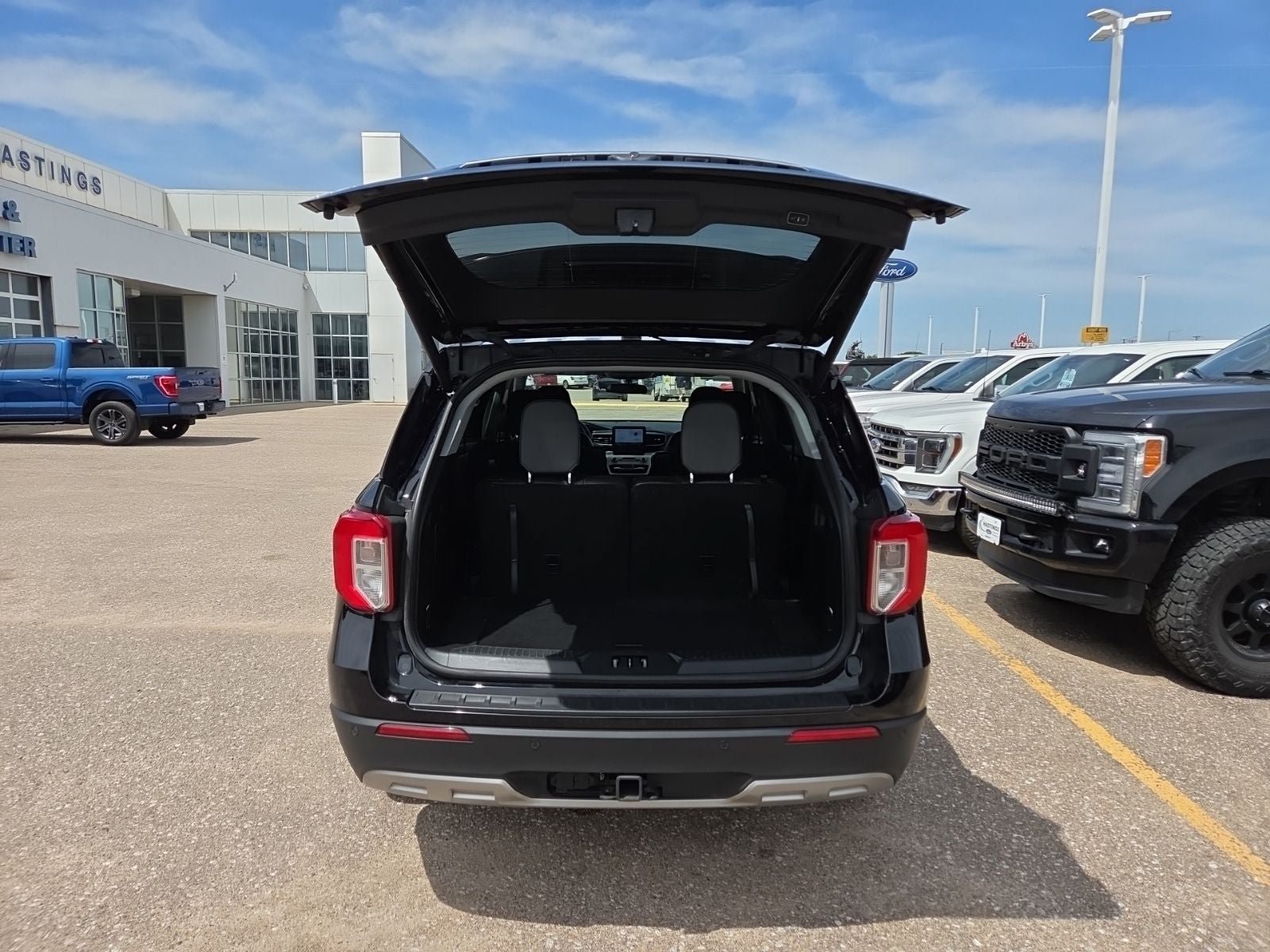 Certified 2023 Ford Explorer XLT w/ Equipment Group 202A AWD/4WD image 14
