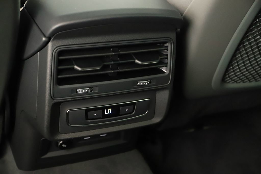 New 2026 Audi Q8 Premium image 22