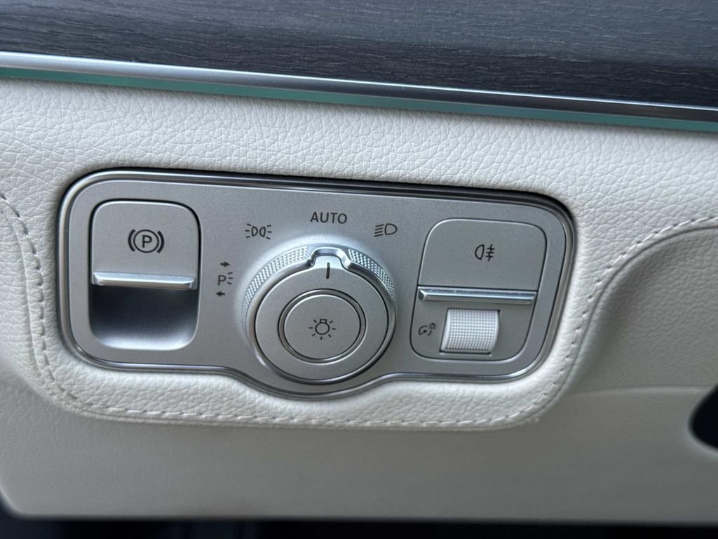 Used 2020 Mercedes-Benz GLE 350 4MATIC image 30