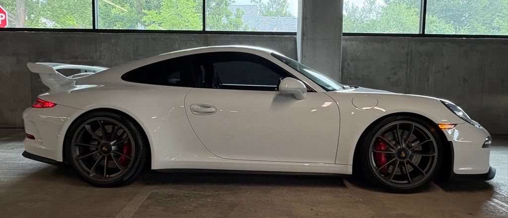 Used 2015 Porsche 911 GT3 RWD image 9