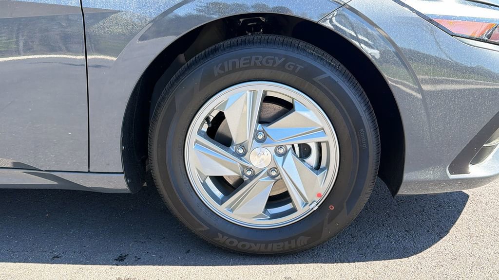 New 2026 Hyundai Elantra SE image 12
