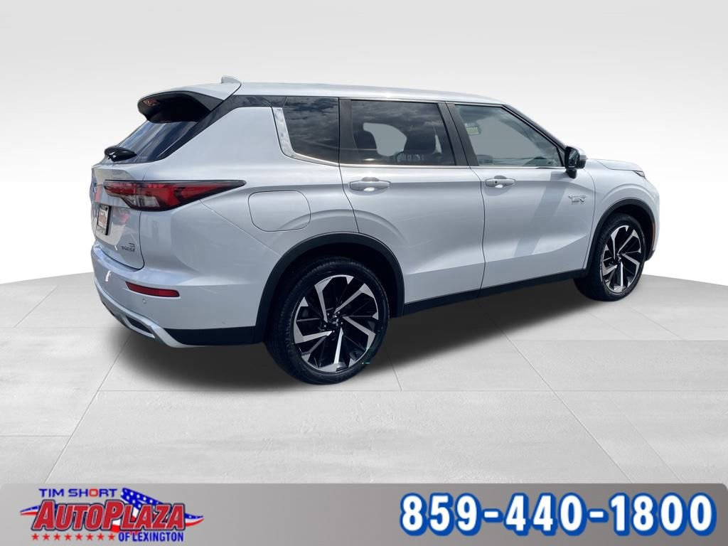 Used 2023 Mitsubishi Outlander SE image 6
