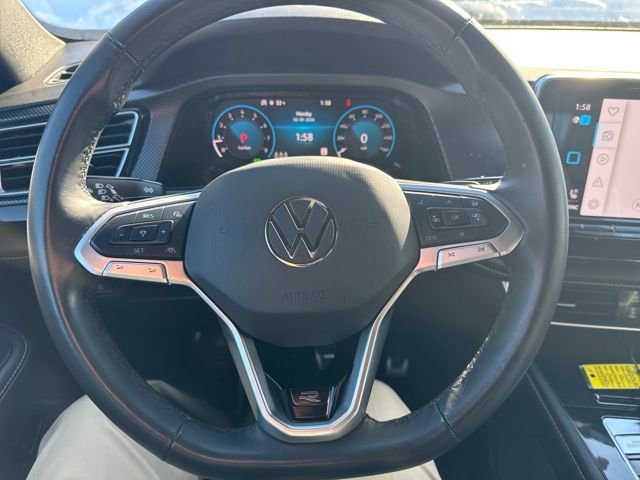Certified 2025 Volkswagen Atlas Cross Sport SEL Premium R-Line image 18