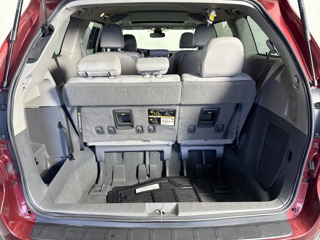 Used 2020 Toyota Sienna XLE FWD image 29