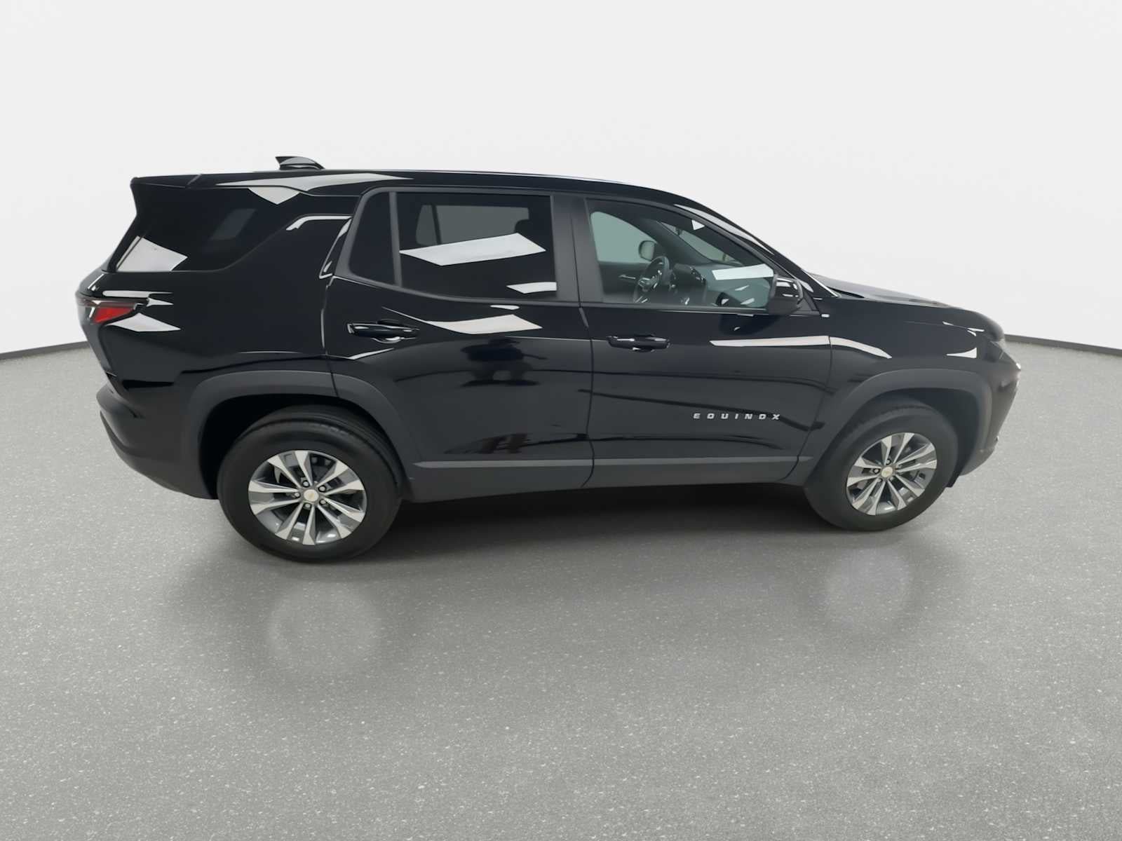 Used 2026 Chevrolet Equinox LT AWD/4WD image 9