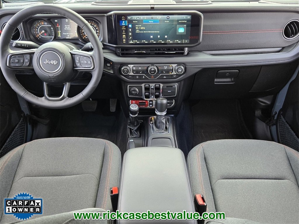 Used 2025 Jeep Gladiator Rubicon w/ Convenience Group image 13