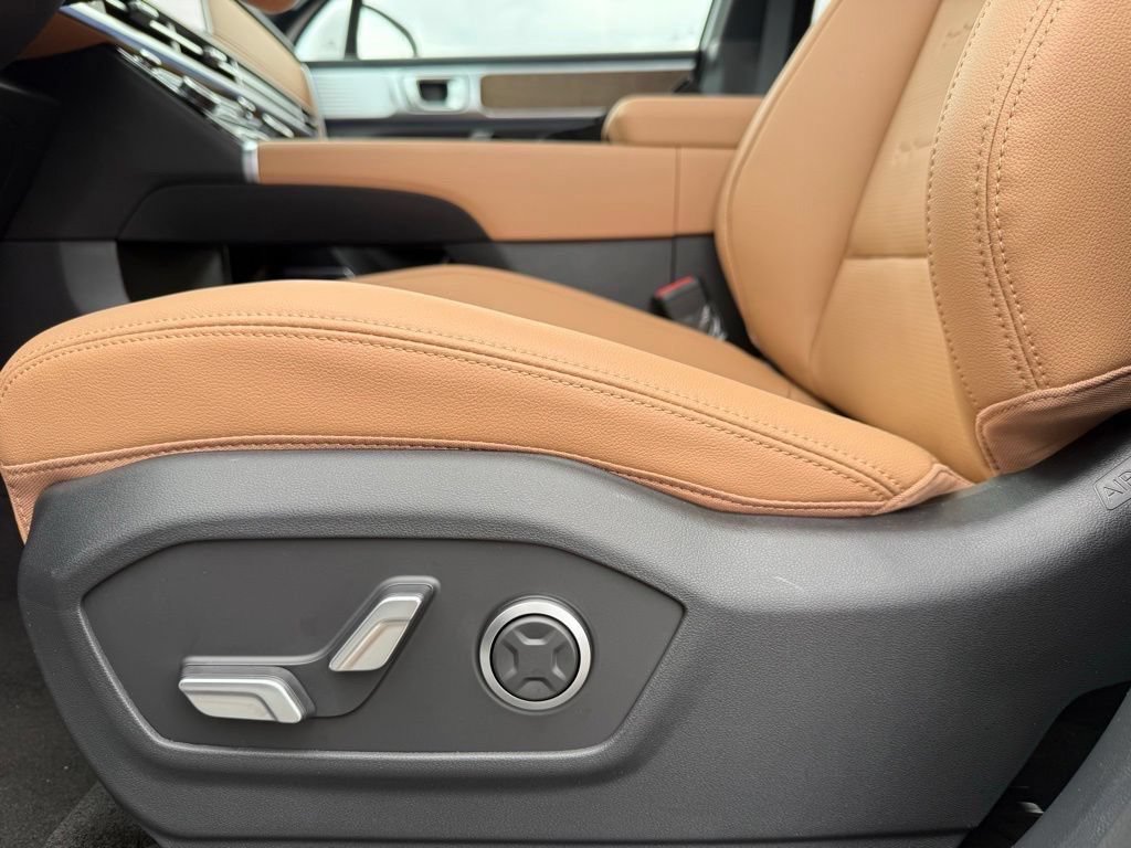 New 2026 Hyundai Santa Fe Limited FWD image 9