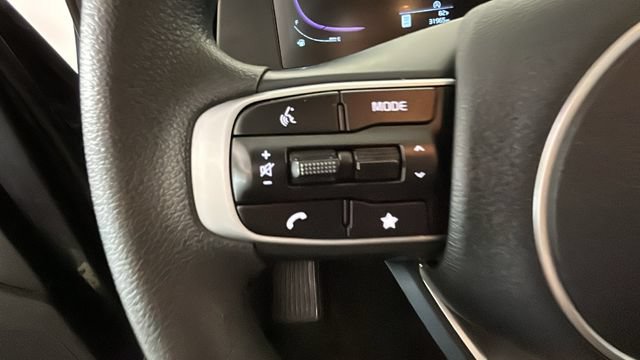 Used 2025 Kia Sportage LX AWD/4WD image 15