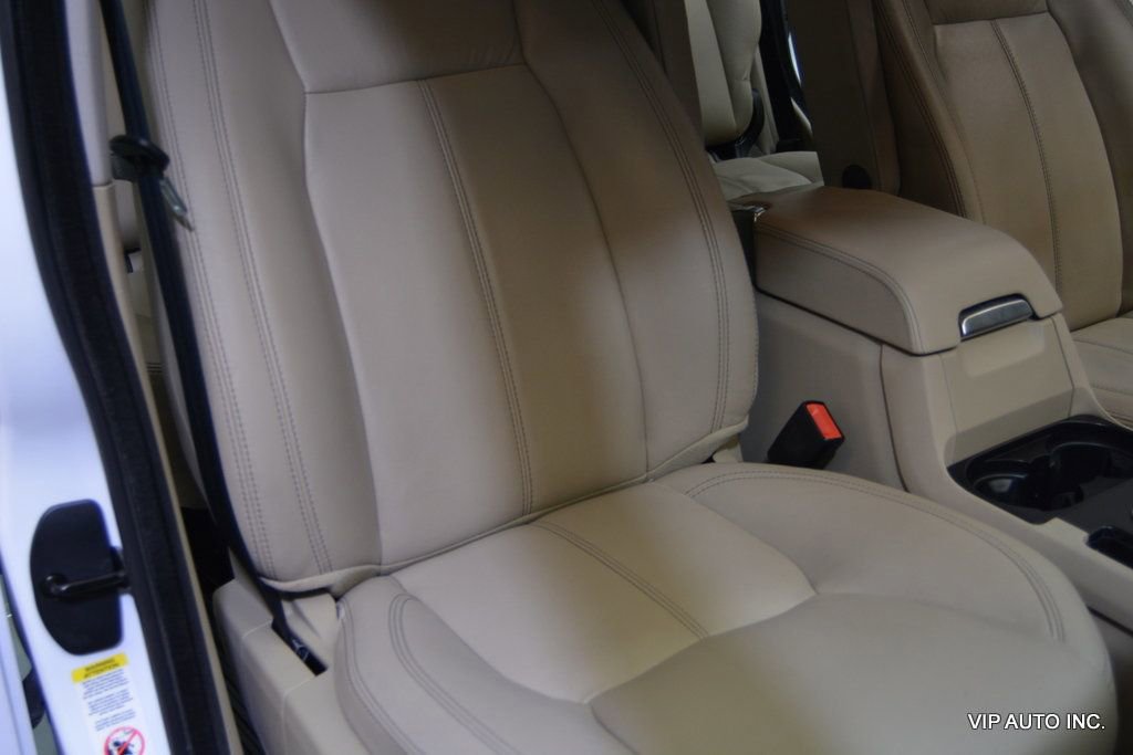 Used 2016 Land Rover LR4 HSE LUX AWD/4WD image 16