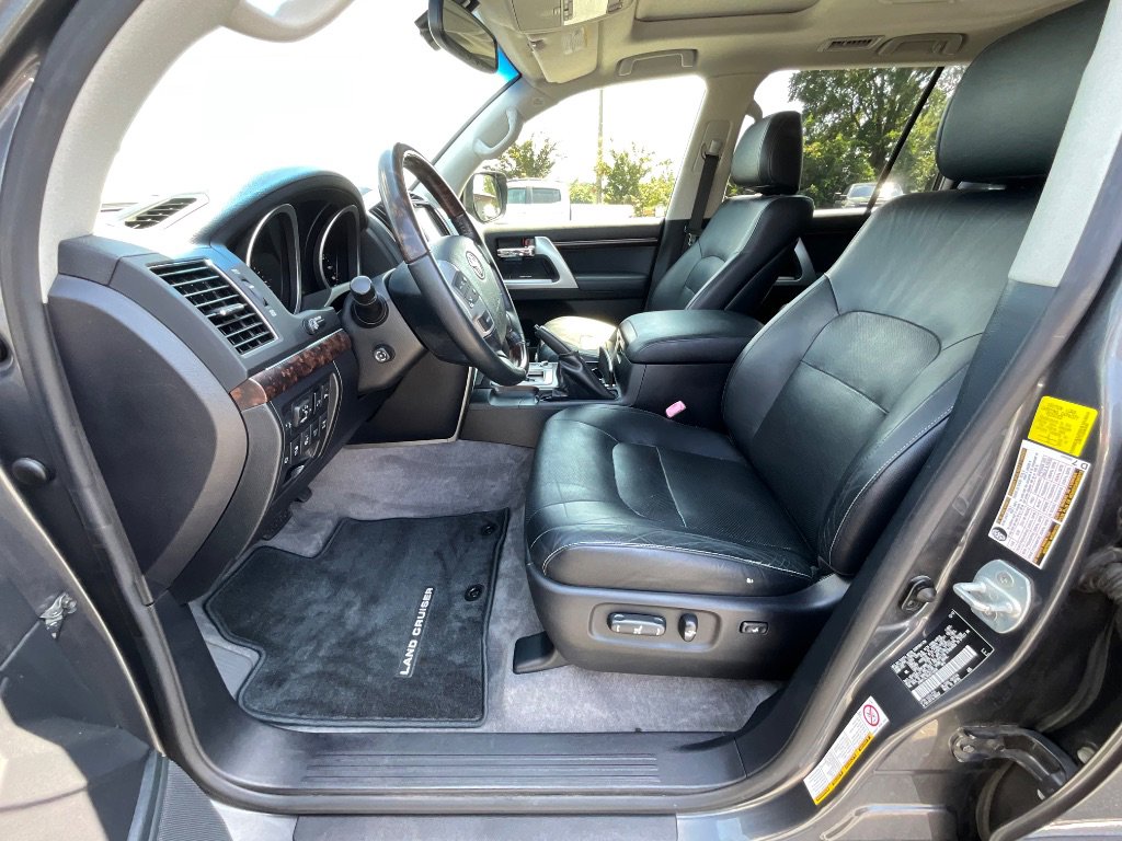 Used 2013 Toyota Land Cruiser image 10