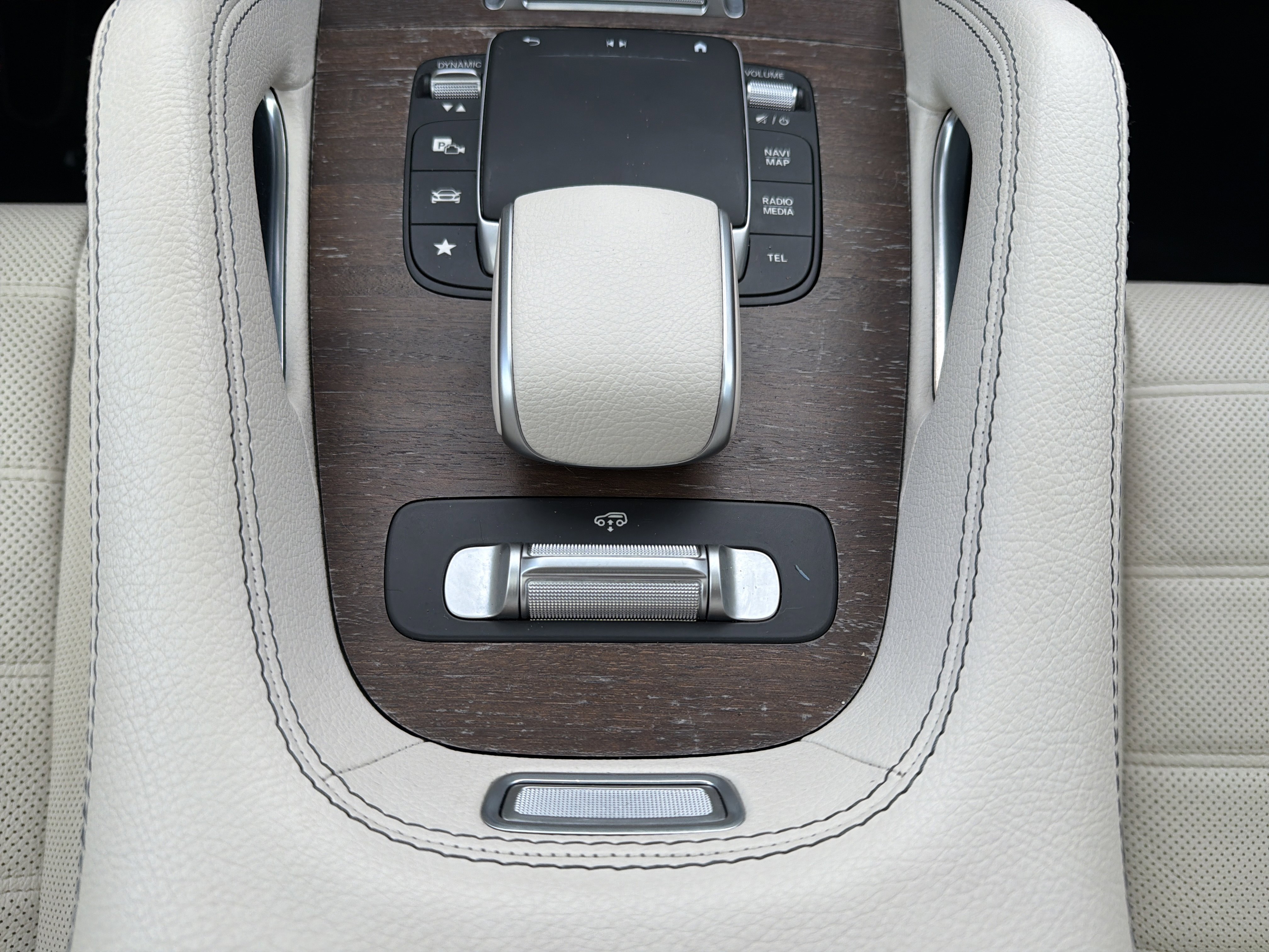 Used 2022 Mercedes-Benz GLS 450 4MATIC image 25