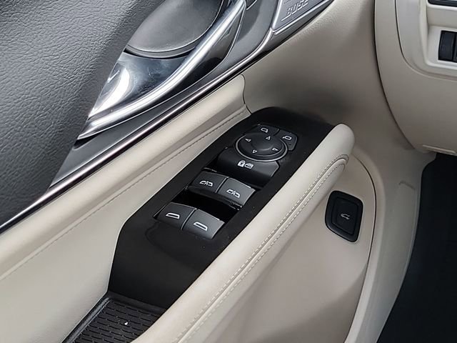 Used 2025 Cadillac CT4 Premium Luxury image 21