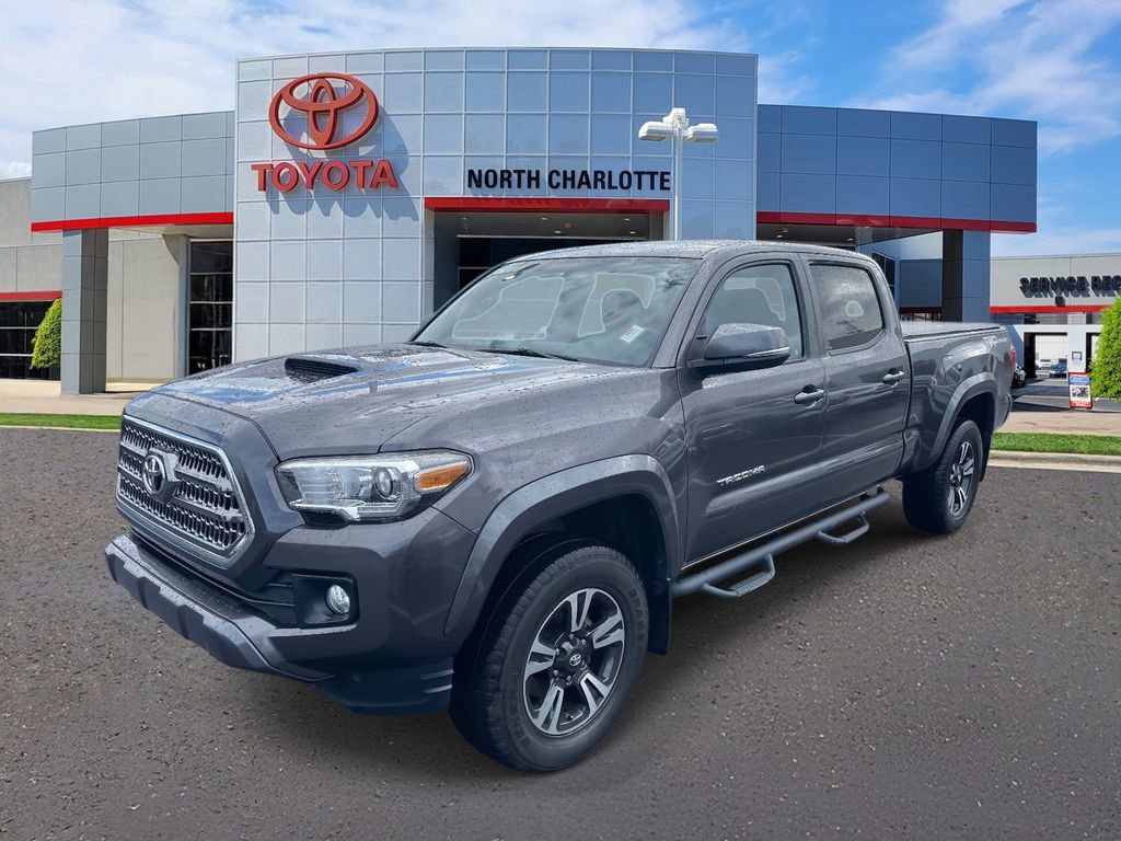 Used 2016 Toyota Tacoma TRD Sport image 4