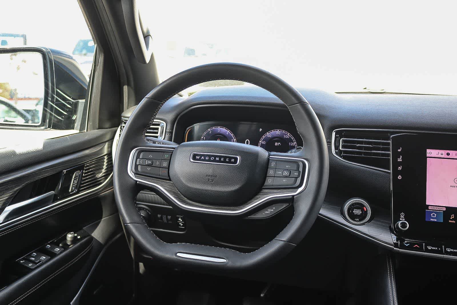 Used 2024 Jeep Wagoneer L Series II RWD image 15