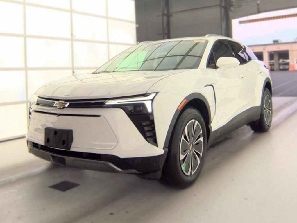 Used 2024 Chevrolet Blazer EV LT AWD/4WD image 2