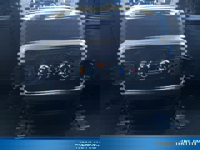 Used 2024 Ford Expedition XLT image 17