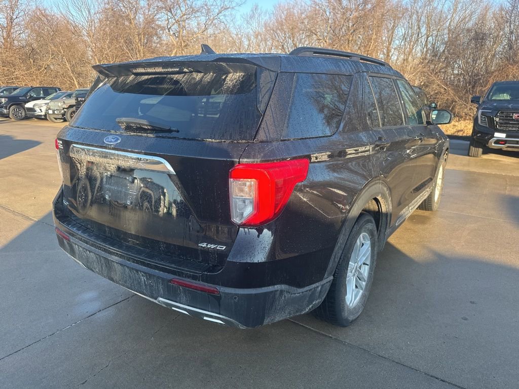 Used 2022 Ford Explorer XLT w/ Equipment Group 202A image 7