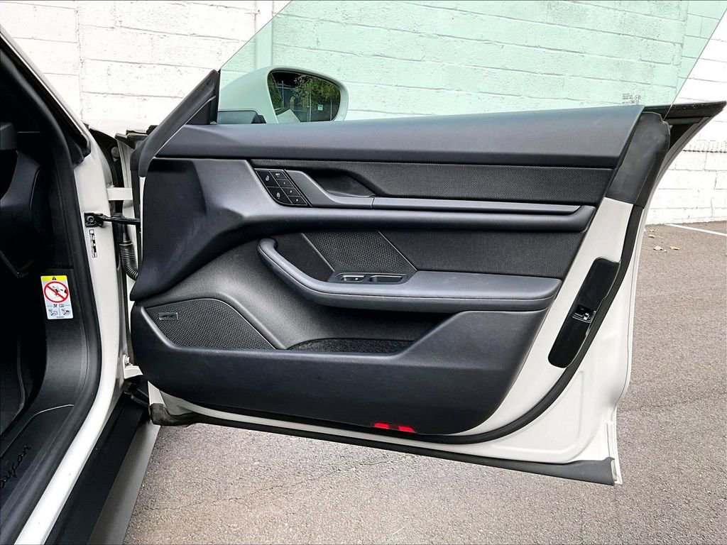 Certified 2024 Porsche Taycan image 29