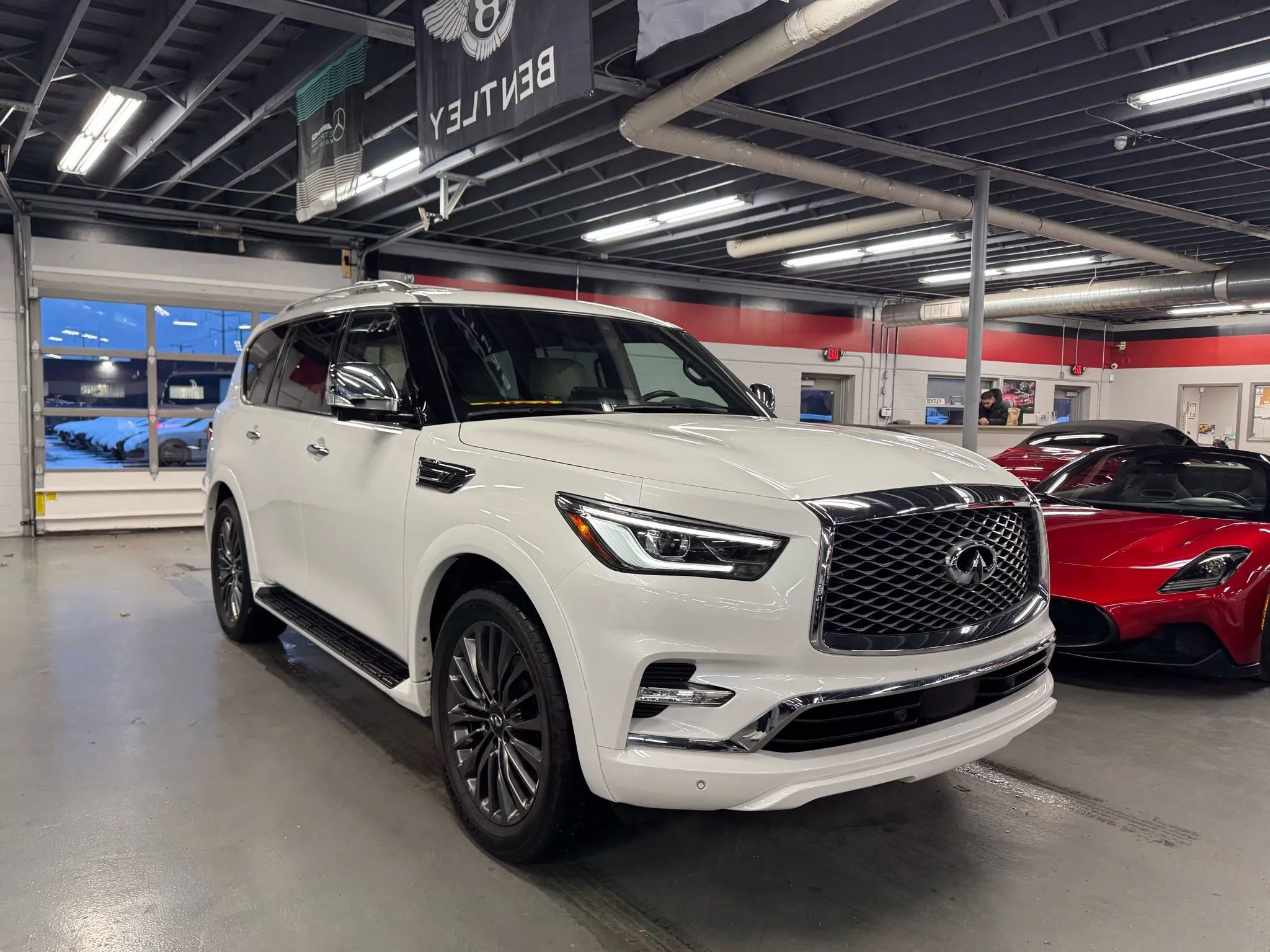 Used 2023 INFINITI QX80 Sensory w/ Cargo Package image 3
