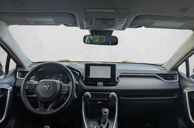 Used 2023 Toyota RAV4 LE AWD/4WD image 16
