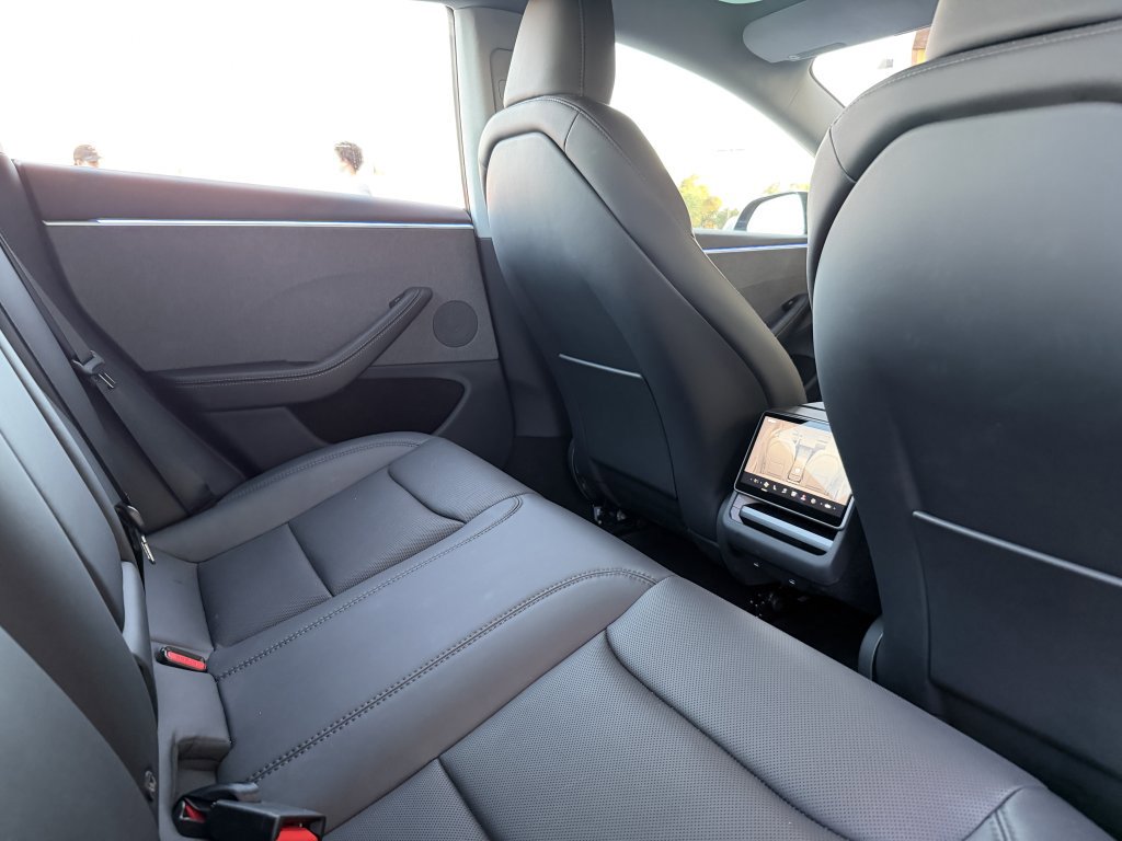 Used 2025 Tesla Model 3 image 44