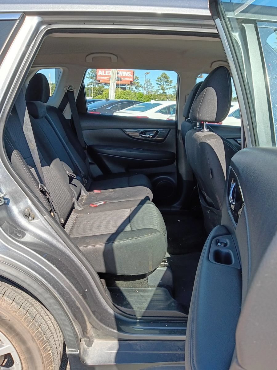 Used 2018 Nissan Rogue S FWD image 10