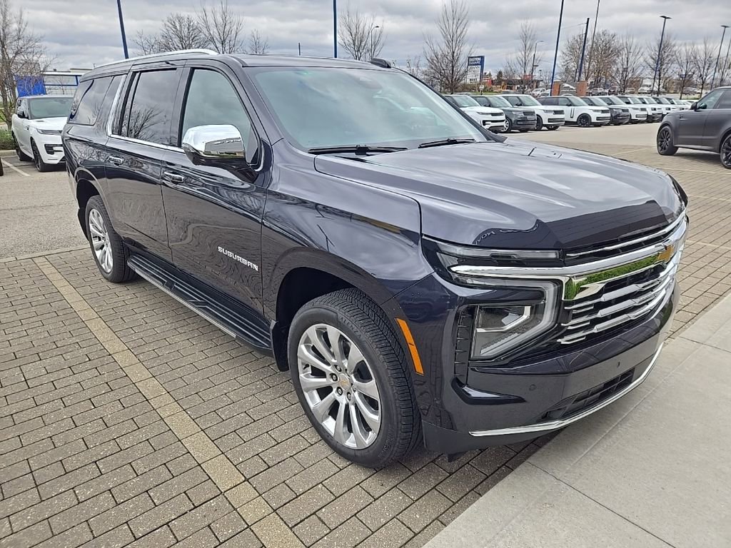 Used 2025 Chevrolet Suburban Premier image 3