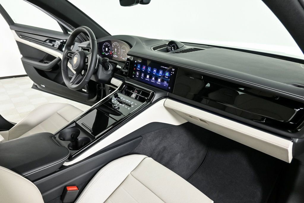 New 2026 Porsche Panamera 4 E-Hybrid image 26