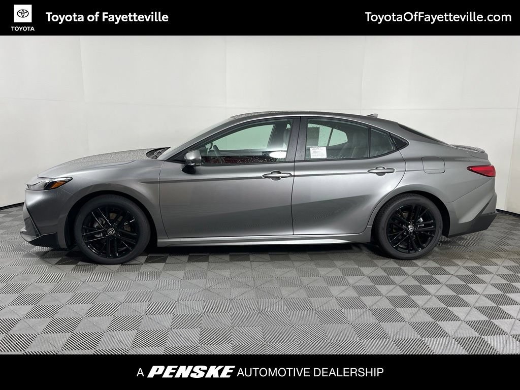 Used 2026 Toyota Camry SE FWD image 2