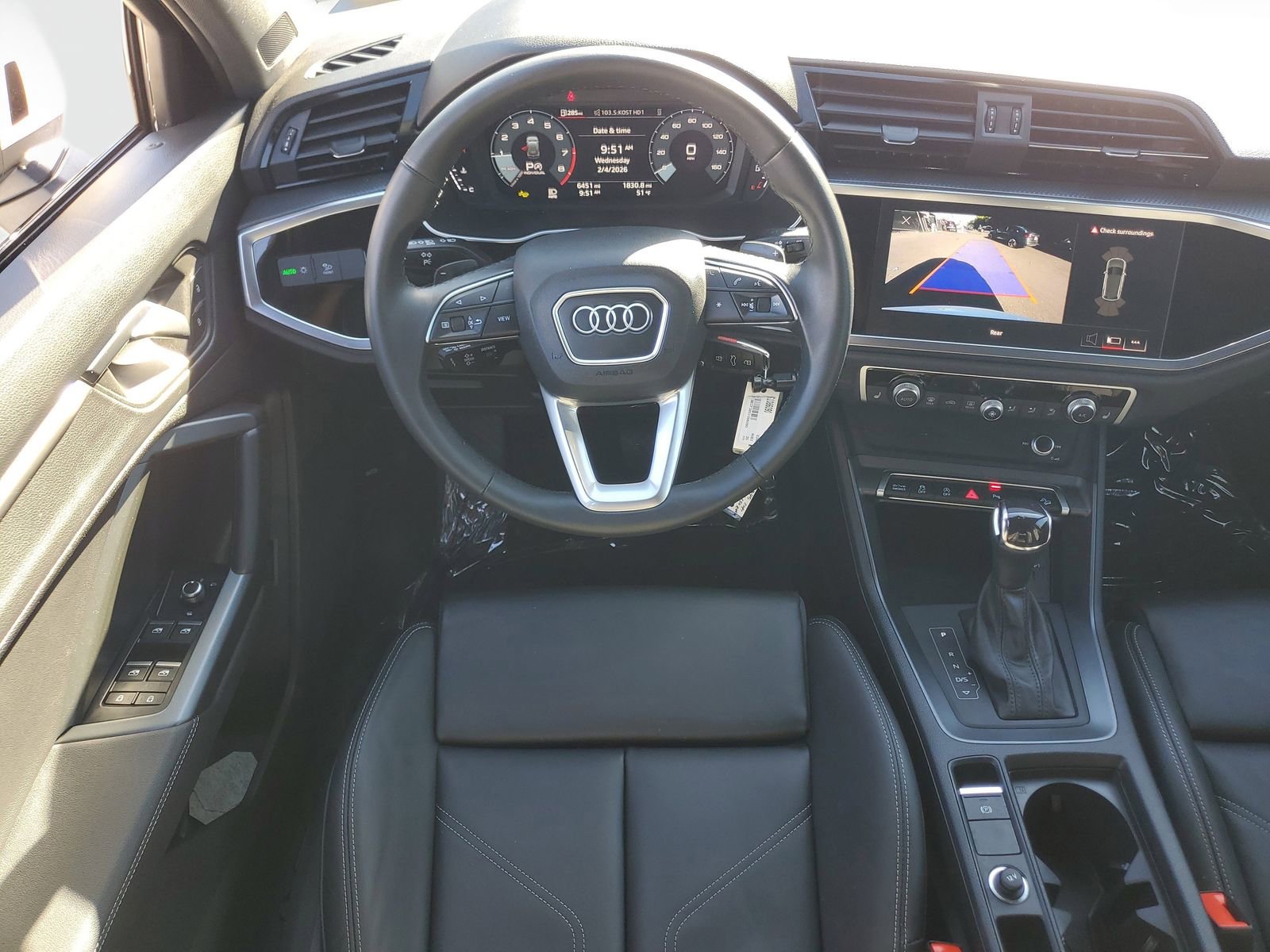 Used 2025 Audi Q3 2.0T Premium w/ Black Optic Sport Package image 11