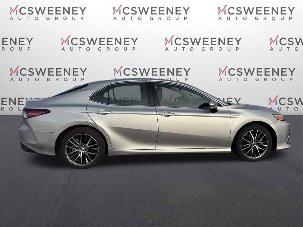 Used 2021 Toyota Camry XLE image 6