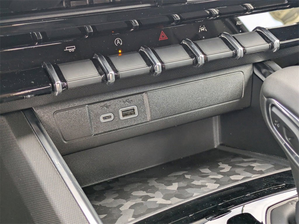 New 2026 GMC Canyon Elevation w/ Convenience Package image 24